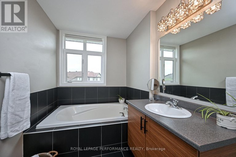 28391949/664-whitecliffs-avenue/riverside-south/ottawa/ontario/K1V2N4_24