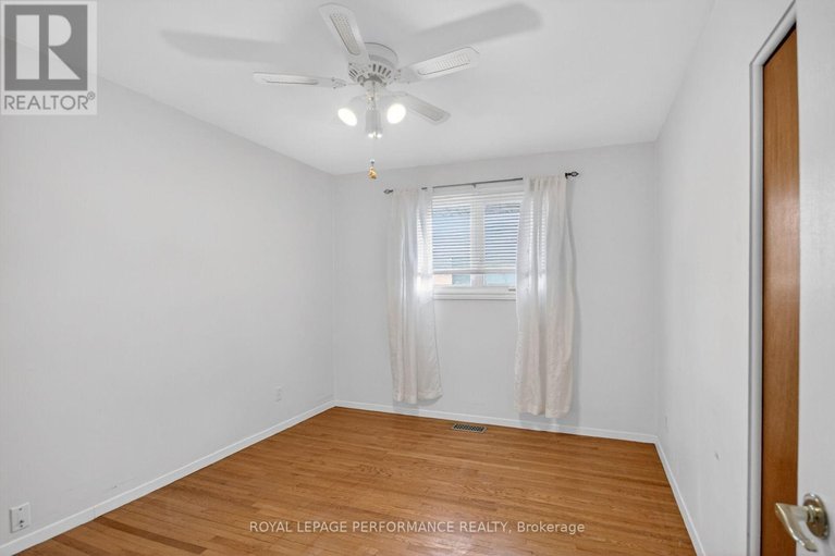 29602212/1879-sharel-drive/urbandale-acres/ottawa/ontario/K1H6W3_12