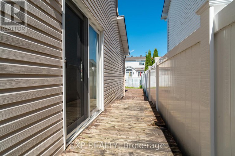28746795/2103-gardenway-drive/fallingbrookgardenway-south/ottawa/ontario/K4A3K2_45