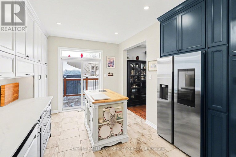 29357933/241-trail-side-circle/springridgeeast-village/ottawa/ontario/K4A5B5_9