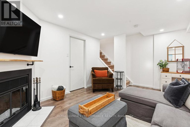 28749249/68-1732-shamandura-lane/orleanssunridge/ottawa/ontario/K1C6Z9_39