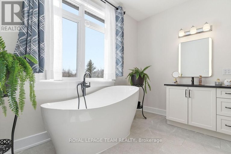 29486296/80-raymond-luhta-crescent/mcnabbraeside-twps/mcnabbraeside/ontario/K7S3G8_34