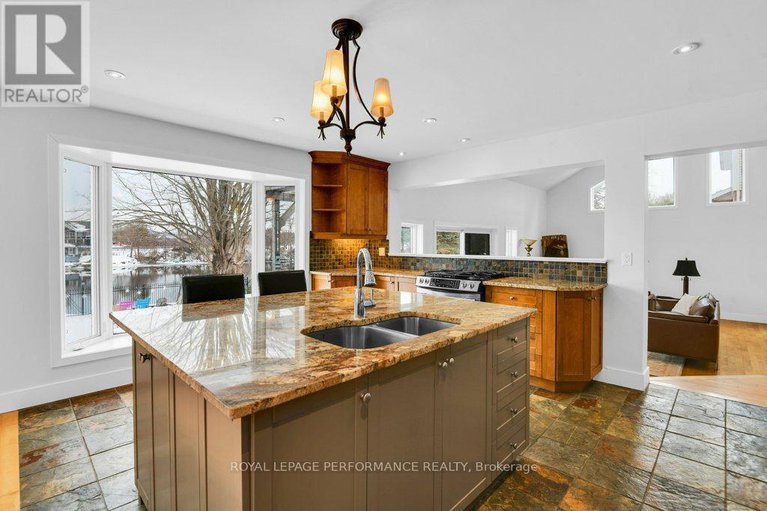 28347895/6099-james-bell-drive/manotick-south-to-roger-stevens/ottawa/ontario/K4M1B3_12