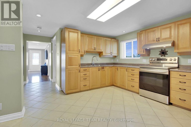 28998333/5745-fourth-line-road/rideau-twp-w-of-hwy-16-north-of-reg-rd-6/ottawa/ontario/K0A2T0_12