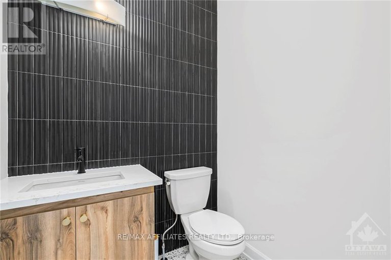 27477145/1035-chablis-crescent/faubourg-ste-marie-hamlet/embrun/ontario/K0A1W0_6
