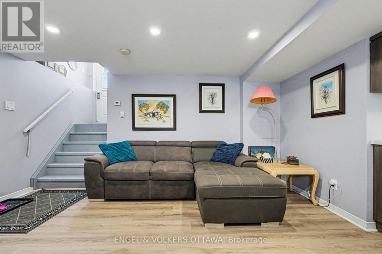 29374555/87-king-george-street/overbrookcastle-heights/ottawa/ontario/K1K1V4_22