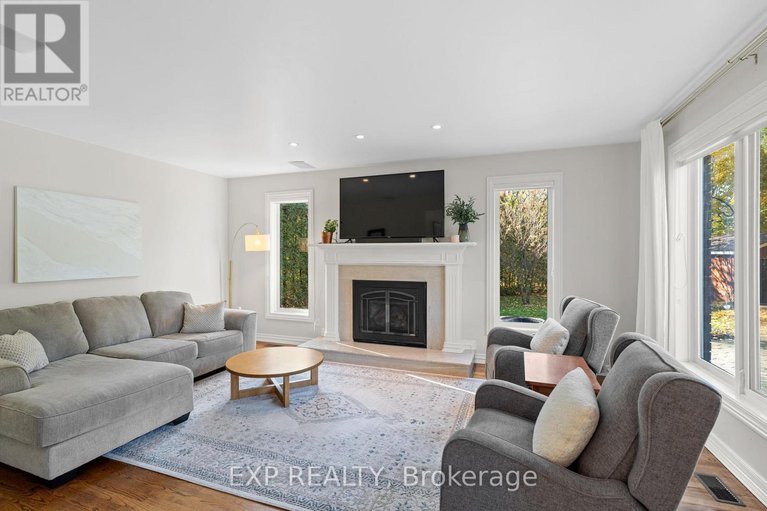 29106275/1353-pelkey-court/manotick-village-manotick-estates/ottawa/ontario/K4M1K8_12