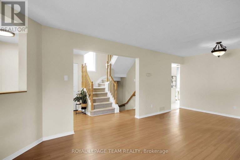 28518237/102-longshire-circle/longfields/ottawa/ontario/K2J4K8_16