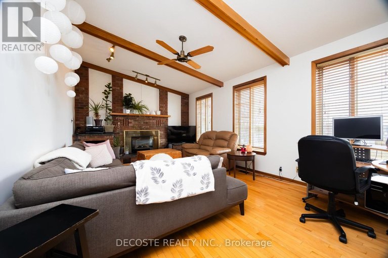 29630815/100-macleod-crescent/alexandria/north-glengarry/ontario/K0C1A0_14