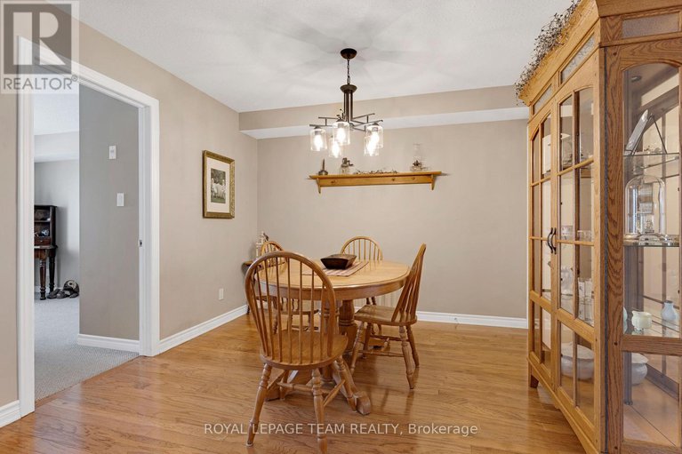 29357377/205-398-van-buren-street/kemptville/north-grenville/ontario/K0G1J0_17