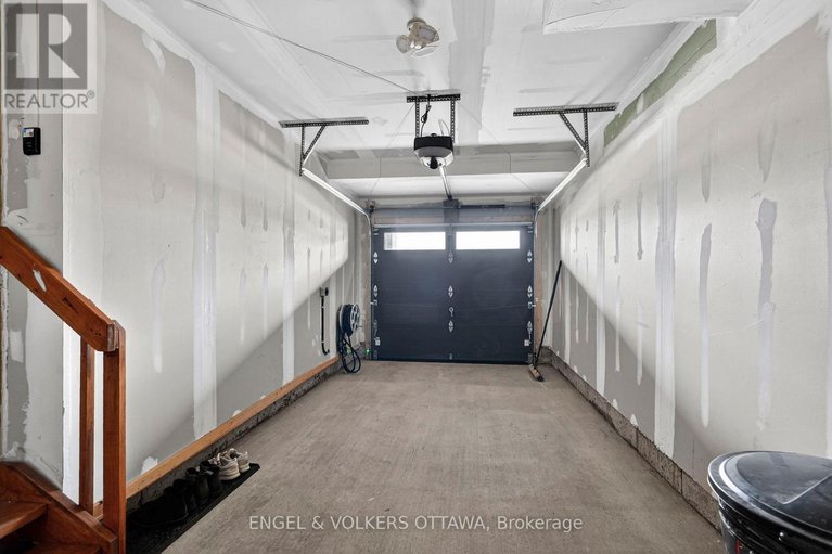 29646069/1764-crux-road/mer-bleuebradley-estatesanderson-park/ottawa/ontario/K1W0W7_42