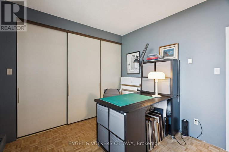 28619826/8a-400-laurier-avenue-e/sandy-hill/ottawa/ontario/K1N8Y2_35