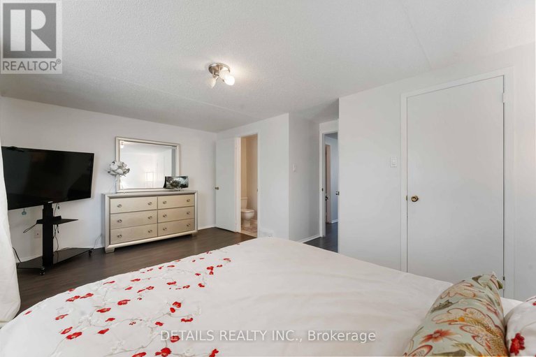 28770609/70-43-stokes-crescent/glencairnhazeldean/ottawa/ontario/K2L2Z5_14