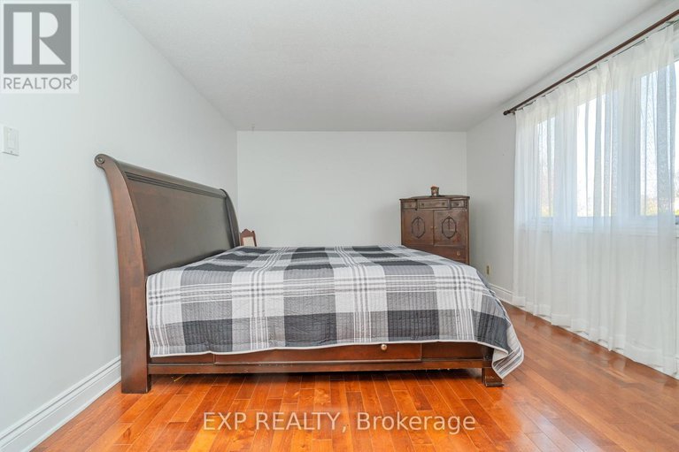 28550236/184-des-pins-place/queenswood-heights-south/ottawa/ontario/K1E2T5_16