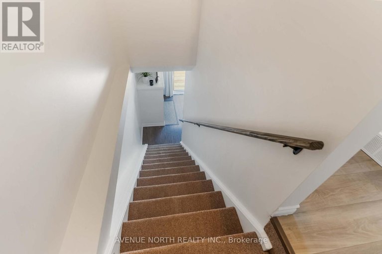 29608047/1964-garden-park-lane/blackburn-hamlet-south/ottawa/ontario/K1B5B2_19