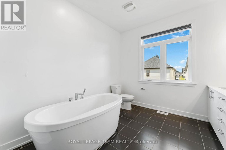 28910916/27-peony-lane/riverside-southgloucester-glen/ottawa/ontario/K4M0M3_25