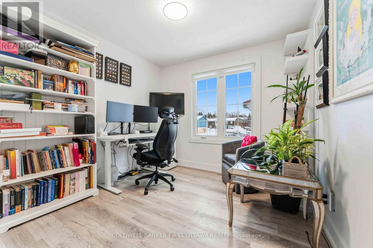 29323417/33-monterey-drive/leslie-park/ottawa/ontario/K2H7A9_17