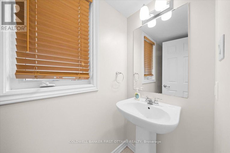 29656055/355-sweetclover-way/avalon-west/ottawa/ontario/K4A1E6_3