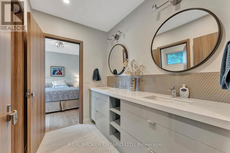28733536/49-lotta-avenue/meadowlandsst-claire-gardens/ottawa/ontario/K2G2B4_31