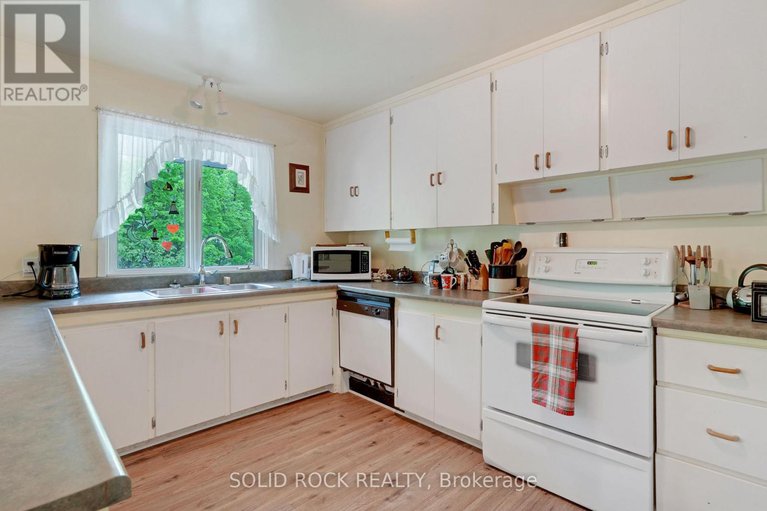 28369981/7725-lawrence-street/vernon/ottawa/ontario/K0A3J0_8