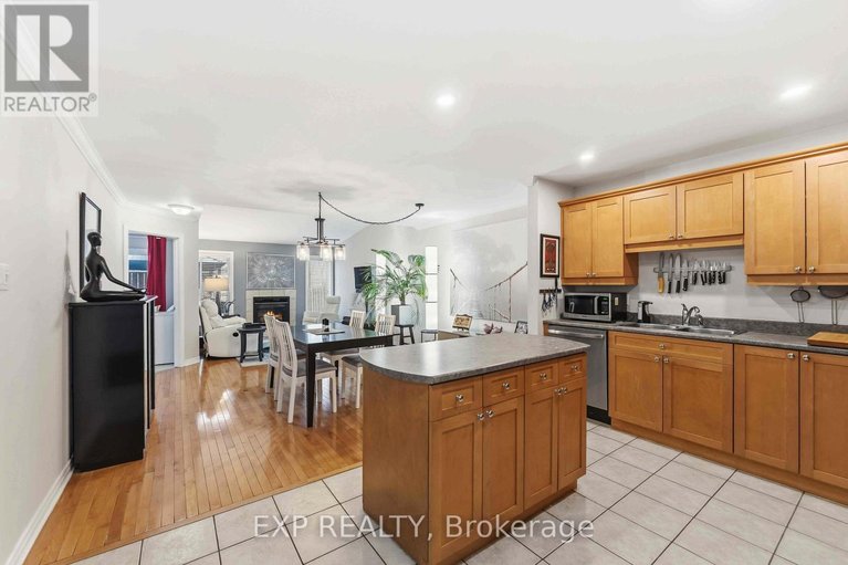 29660876/5655-mahogany-harbour-lane/manotick-south-to-roger-stevens/ottawa/ontario/K4M1K9_5