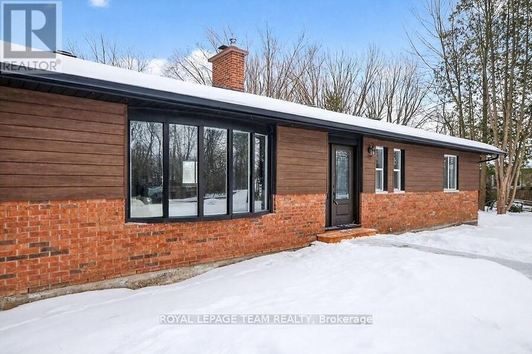 29467727/6636-marina-drive/manotick-south-to-roger-stevens/ottawa/ontario/K4M1B3_43