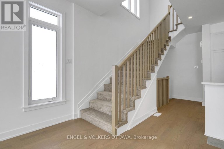 29308980/584-arbia-ridge/emerald-meadowstrailwest/ottawa/ontario/K2S2S4_18