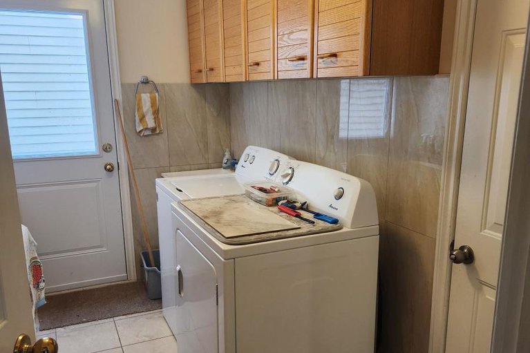 27816739/31-dossetter-way-e/hunt-club-park/ottawa/ontario/K1G4S3_12