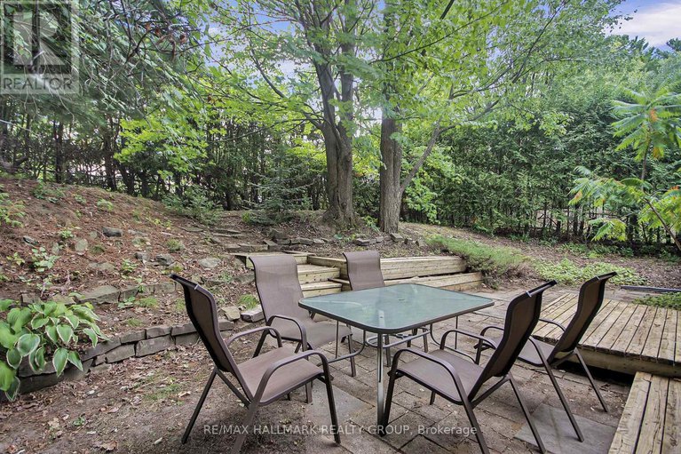 28785291/40-foothills-drive/lynwood-village/ottawa/ontario/K2H6K3_32