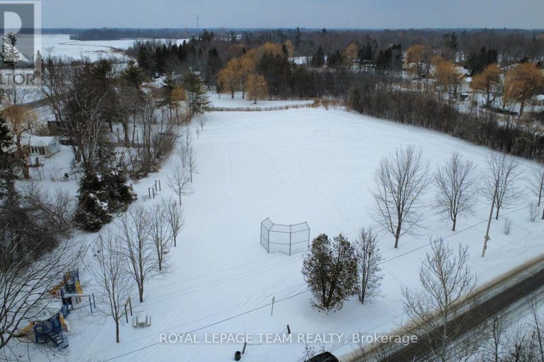 29283469/6636-marina-drive/manotick-south-to-roger-stevens/ottawa/ontario/K4M1B3_47