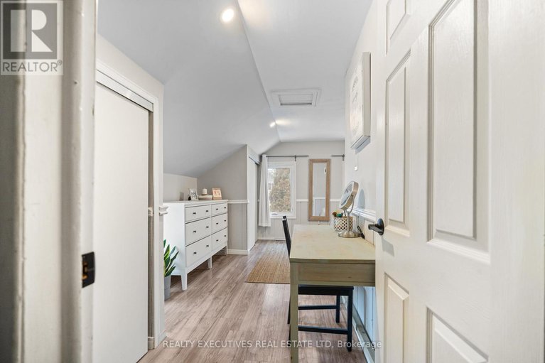 29206481/493-gladstone-street/winchester/north-dundas/ontario/K0C2K0_18