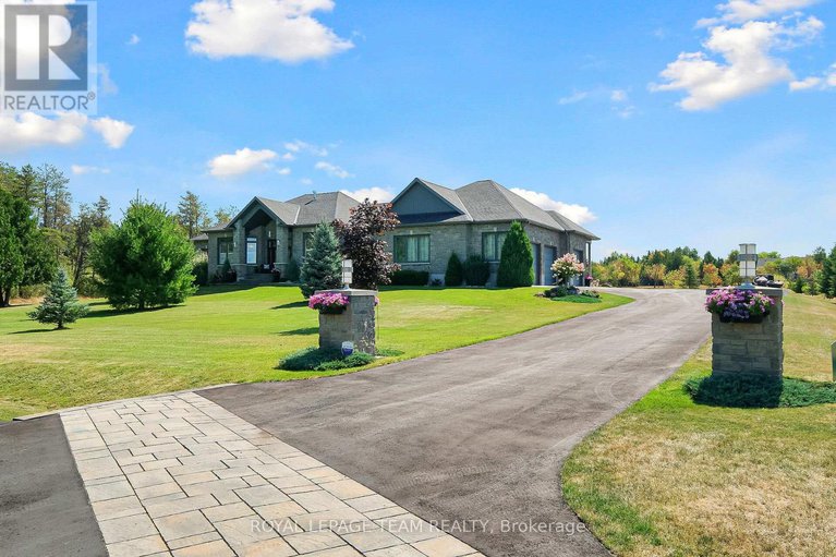 28970781/217-shamus-way/huntley-ward-south-west/ottawa/ontario/K0A1L0_1