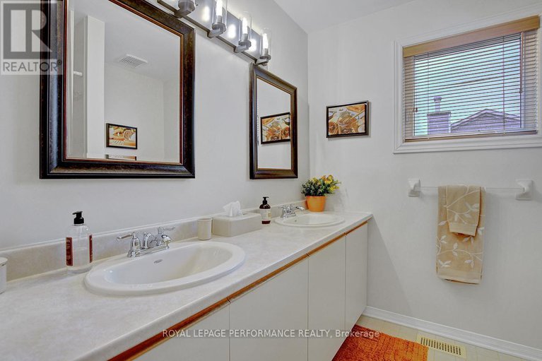 29434001/32-parklands-avenue/village-of-russell/russell/ontario/K4R1A2_35