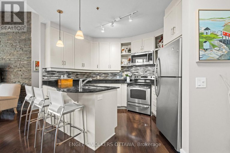 29127401/102-75-cleary-avenue/woodroffe/ottawa/ontario/K2A1R8_6