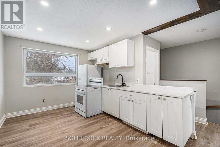 28367729/1432-leigh-crescent/carson-grove/ottawa/ontario/K1J8E4_14