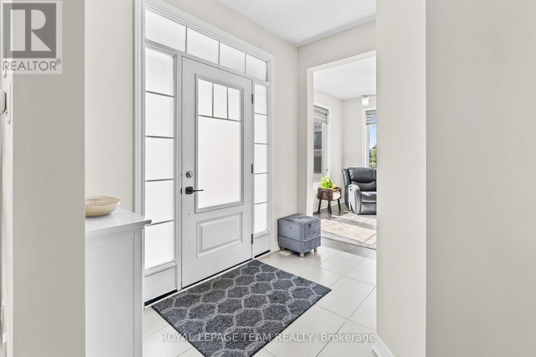 28616419/526-alcor-terrace/half-moon-bay/ottawa/ontario/K2J6N6_4