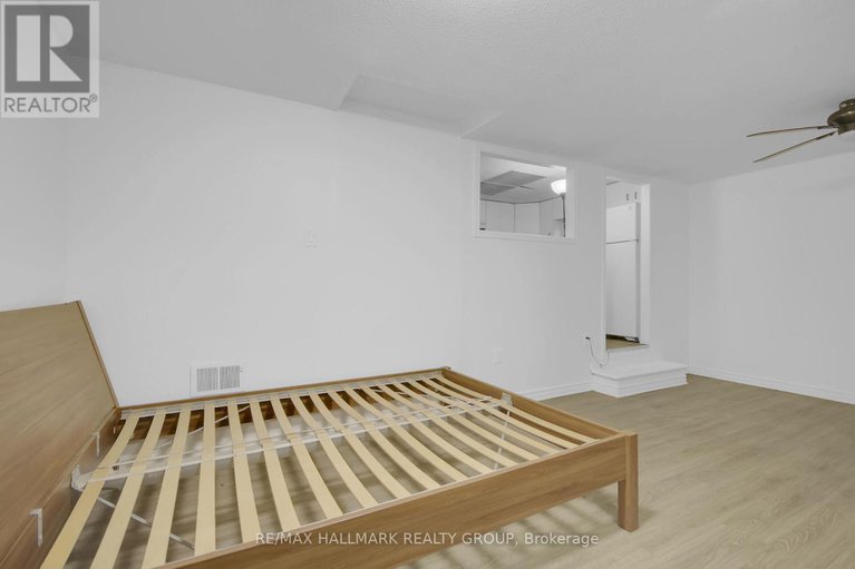 28419081/1-1821-walkley-road/urbandale-acres/ottawa/ontario/K1H6X9_45