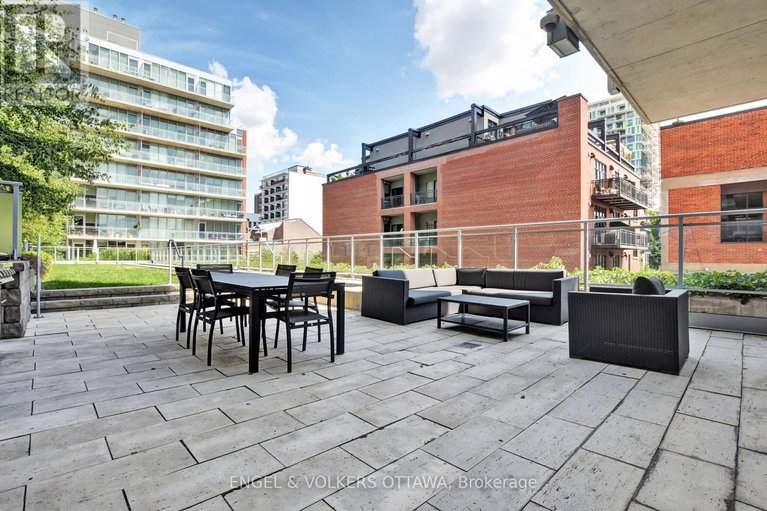 28414766/516-360-mcleod-street/ottawa-centre/ottawa/ontario/K2P1A9_31