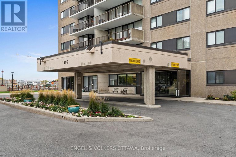 29026239/1007-1195-richmond-road/woodroffe/ottawa/ontario/K2B8E4_2