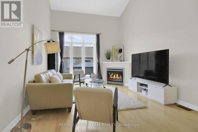 28564570/239-waymark-crescent/bridlewood/ottawa/ontario/K2M0A6_12
