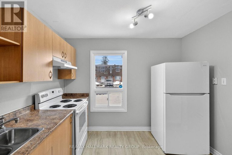 29254811/3219-stockton-drive/blossom-parkkemp-parkfindlay-creek/ottawa/ontario/K1T1S3_19