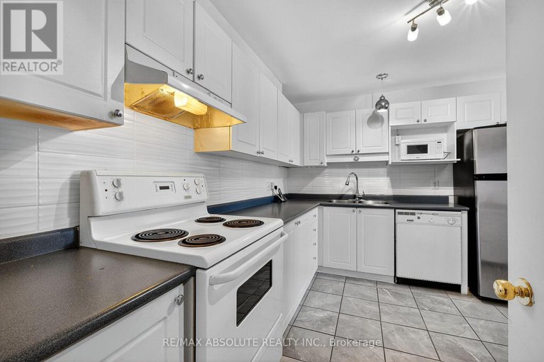 28956955/2628-baseline-road/leslie-park/ottawa/ontario/K2H7B4_11