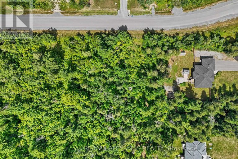 28675428/400-cinnamon-crescent/fitzroy-ward-south-west/ottawa/ontario/K0A2H0_49