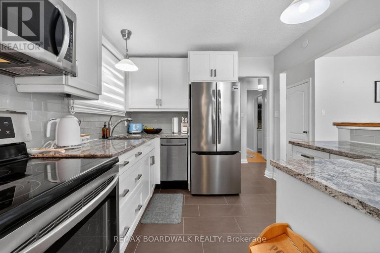 29402322/2462-tupper-avenue/hawthorne-meadows/ottawa/ontario/K1G1G7_21