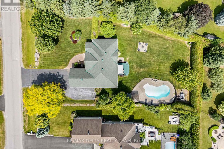 28499288/1147-fieldown-street/cumberland-ridge/ottawa/ontario/K4C1R7_41