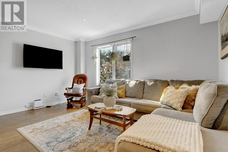 29329545/95-manhattan-crescent/central-park/ottawa/ontario/K2C4B7_18