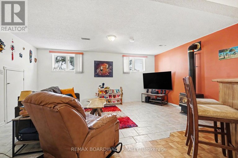 29349073/38-lapointe-boulevard/embrun/russell/ontario/K0A1W0_23