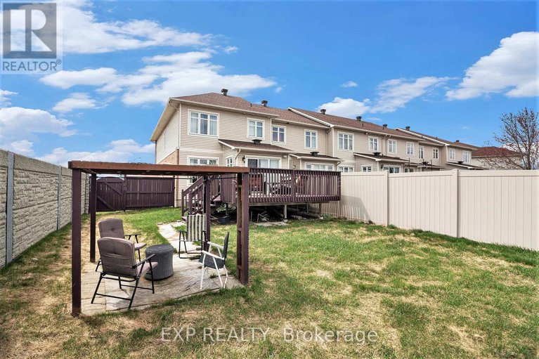 28613592/258-trail-side-circle/springridgeeast-village/ottawa/ontario/K4A5B5_14