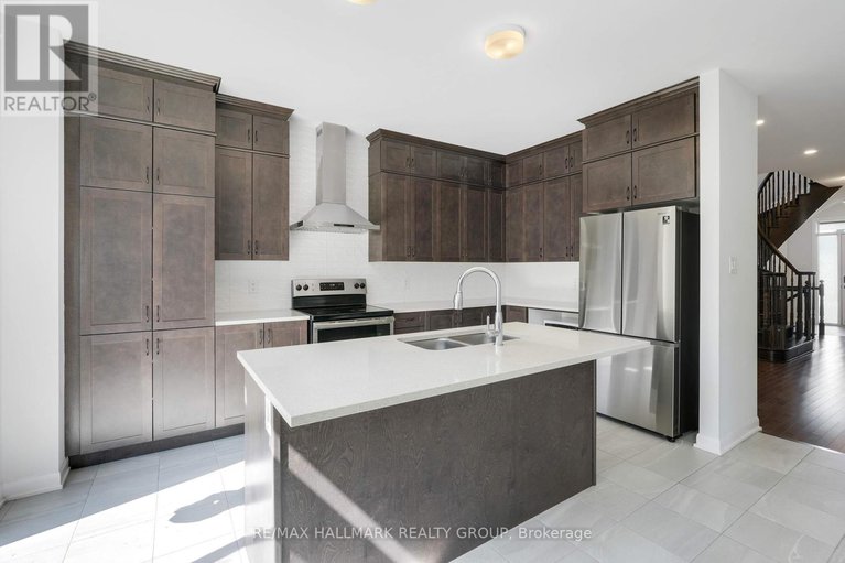 28767574/68-ralph-erfle-way/half-moon-bay/ottawa/ontario/K2J6V5_14