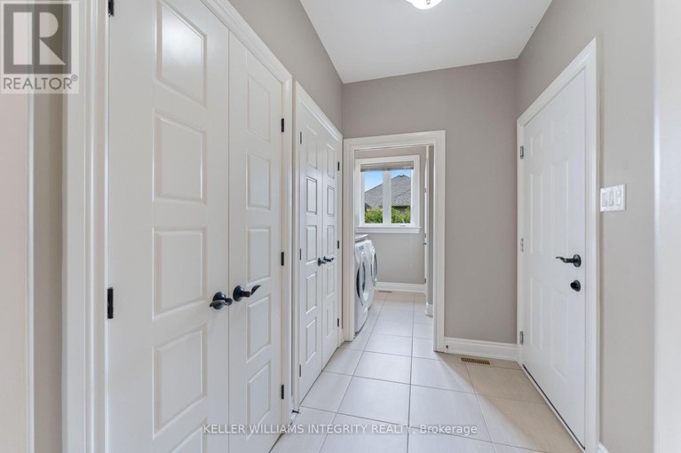 28432498/6373-blossom-trail-drive/greely/ottawa/ontario/K4P0B1_22